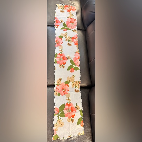 Vintage 1960’s Floral Scarf - Picture 9 of 13